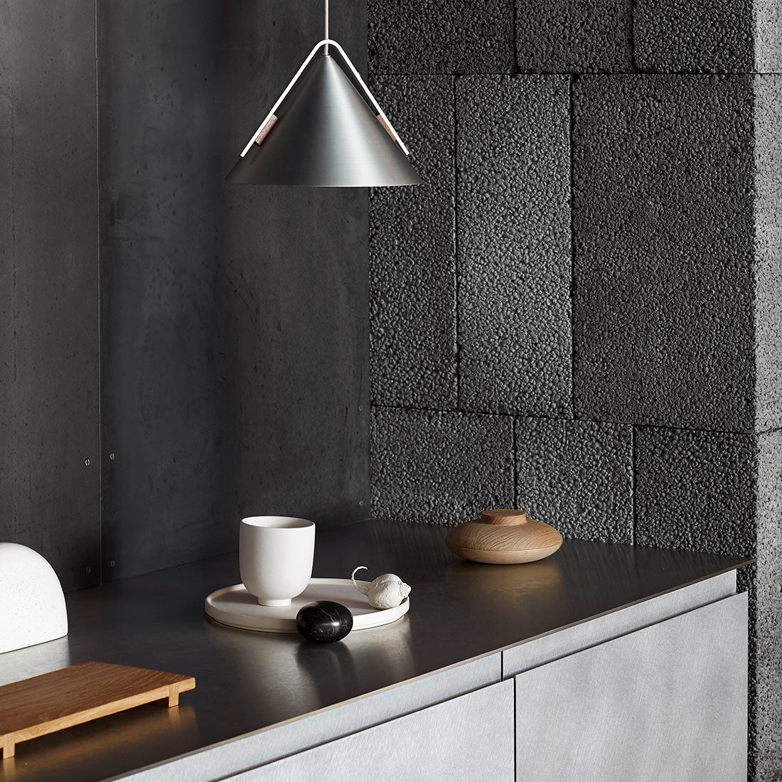 Pakabinamas šviestuvas "Cone-S"